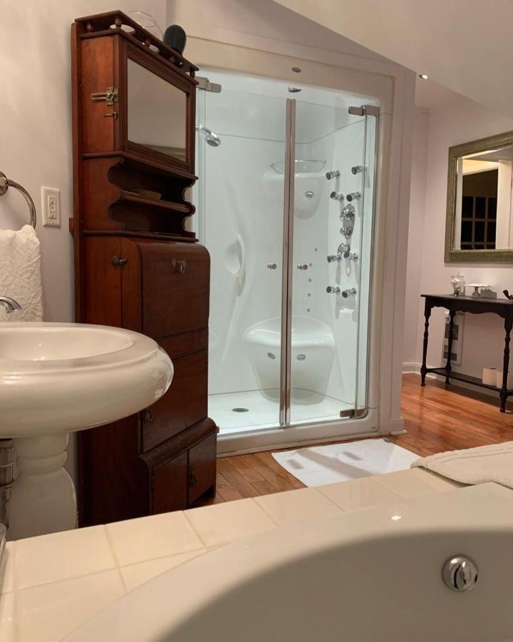 סנט ג'ונס Monroe House Executive Guest Suites מראה חיצוני תמונה