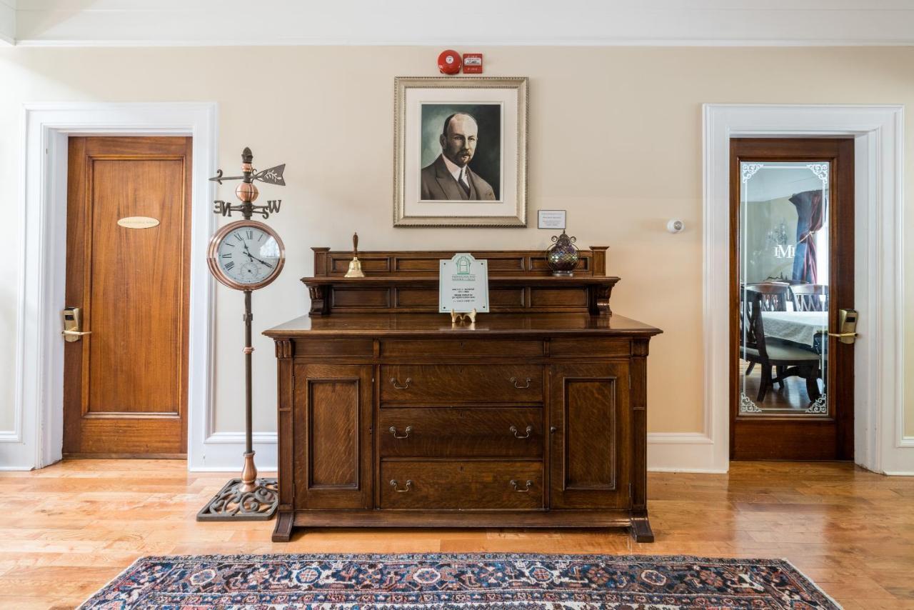 סנט ג'ונס Monroe House Executive Guest Suites מראה חיצוני תמונה