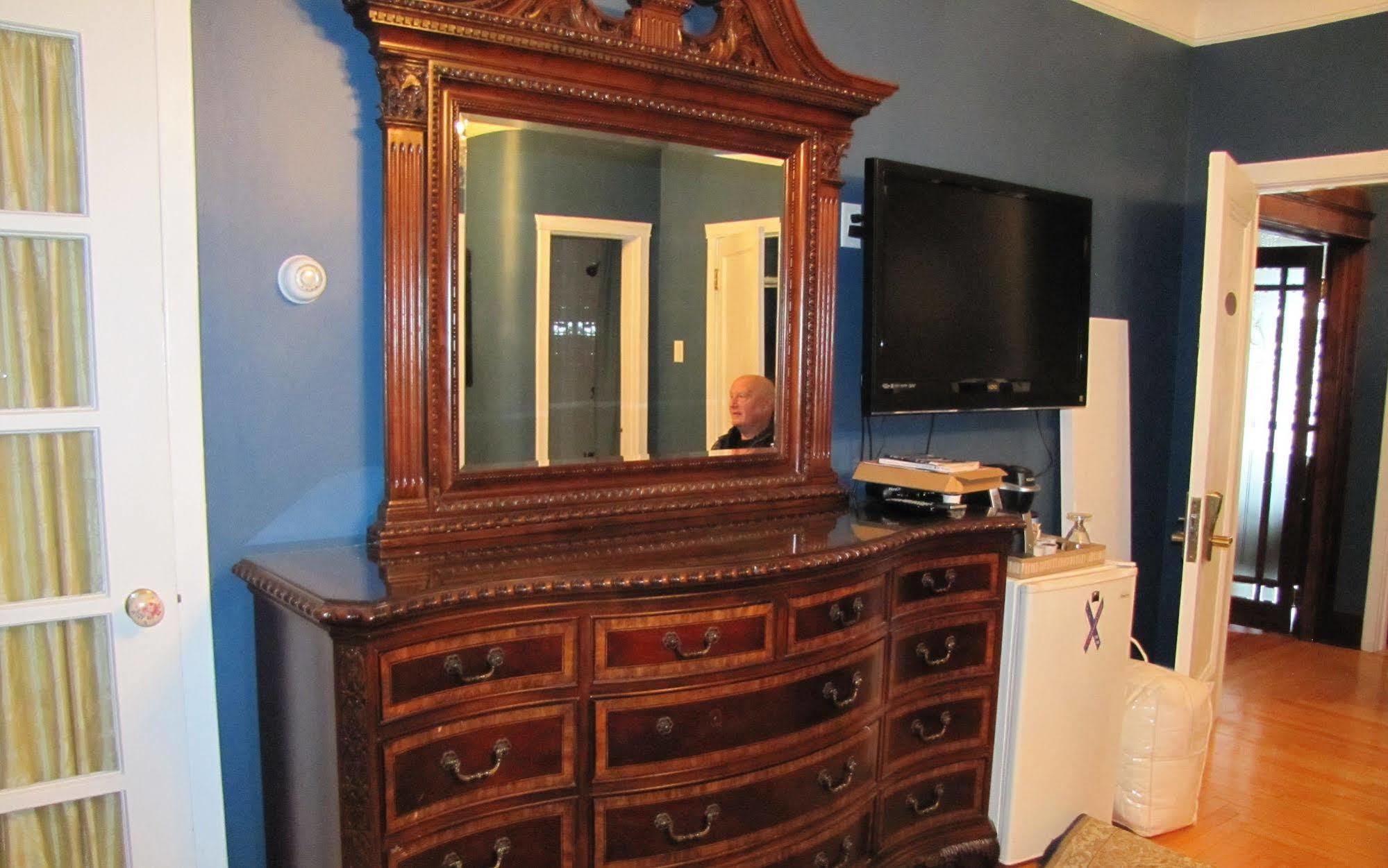 סנט ג'ונס Monroe House Executive Guest Suites מראה חיצוני תמונה